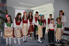 част-от-децата-със-злати